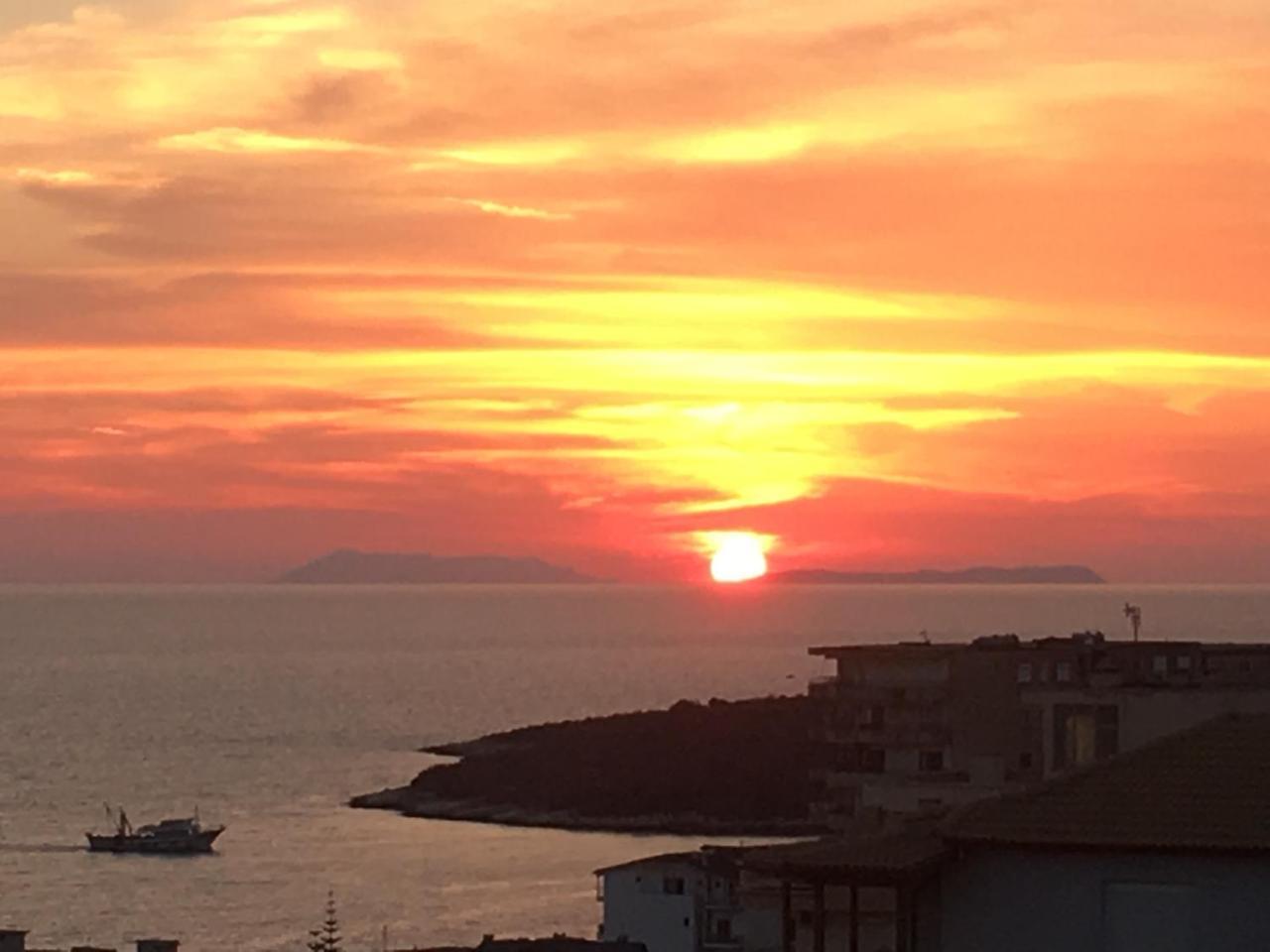 Luxury Holiday In Royal Apartment For King And Queen Sarande Ngoại thất bức ảnh